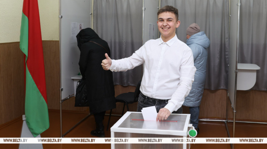 Voter turnout on single voting day in Belarus at 72.98% as of 20:00