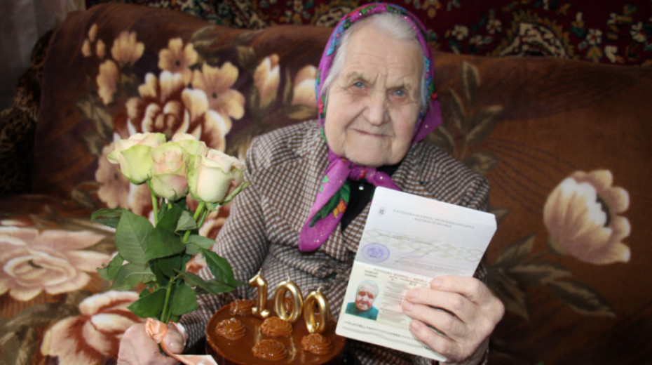 Сто лет и больше. Долгожители Гродненской области получают подарки и поздравления в рамках акции 