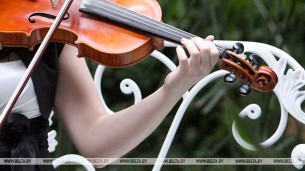 Концерты на балконе и спектакли во дворике: новые арт-проекты открывают летний сезон в Гродно