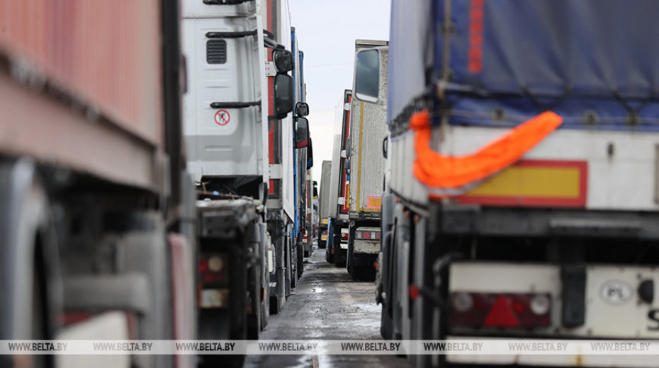 ГПК: скопление грузовиков наблюдается на въезд в Литву, легковушек - в Польшу