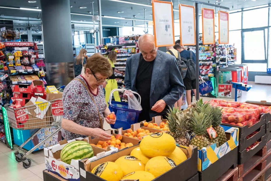 Профсоюзы проверили цены на продукты в белорусских магазинах в июне