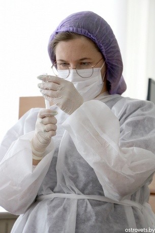 Против коронавирусной инфекции СOVID-19 прививаются работники райисполкома
