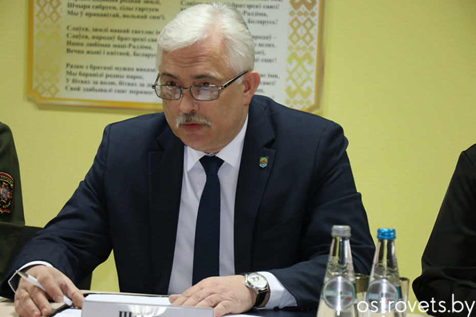 Председатель райисполкома Игорь Шалудин рассказал, что в этом году построят в Островце и районе